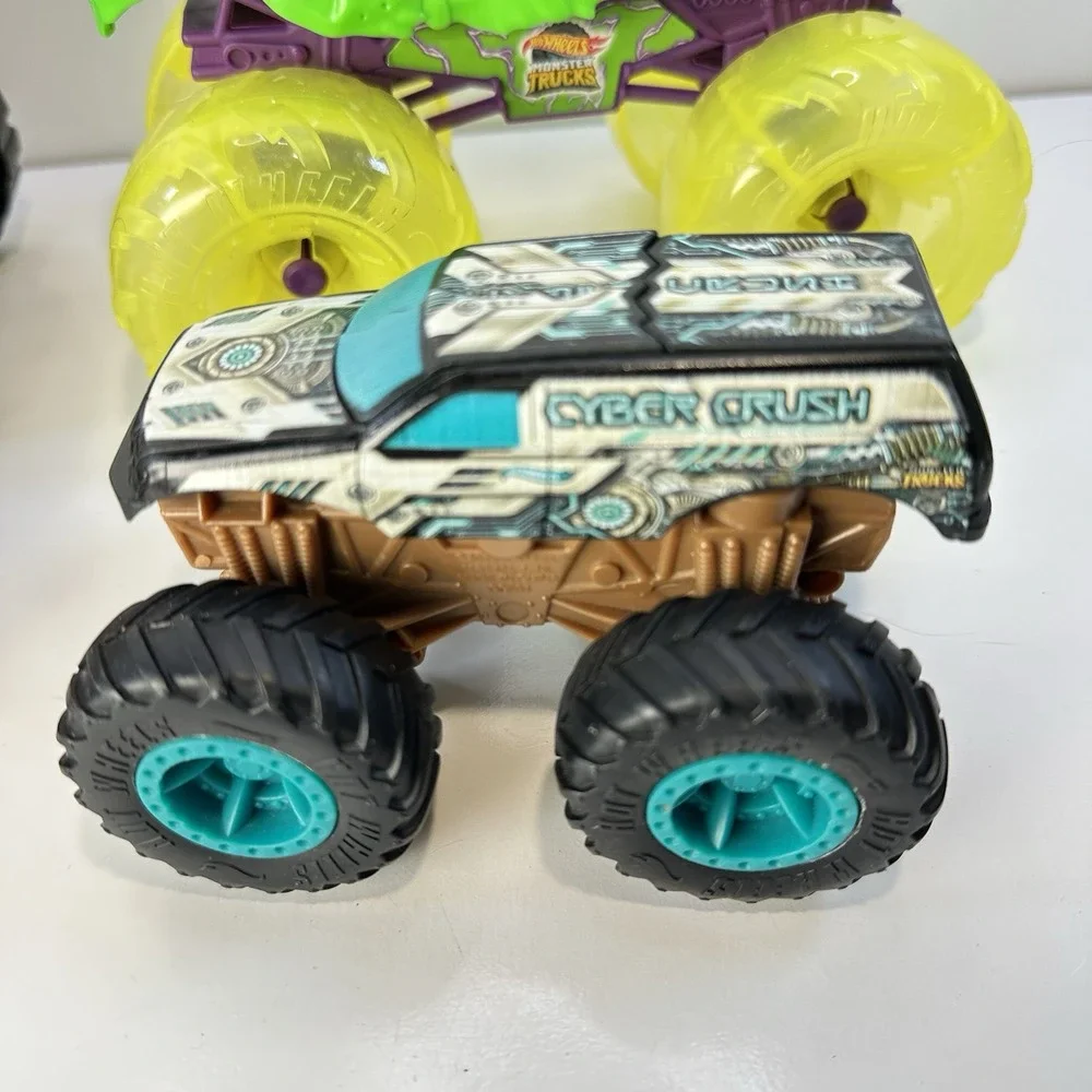 Monster Truck Lot of 4 Vehicles Light Up Body Action Fun Group 6-9 Inches Long